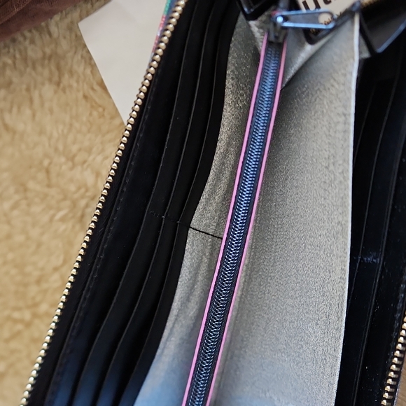 NWOT Dooney & Bourke Disney Parks Rainbow Mickey Mouse Large Wallet 💗🌈💜🐁 - Picture 11 of 15